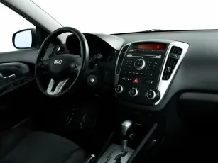 Kia  8