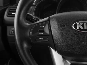 Kia  11