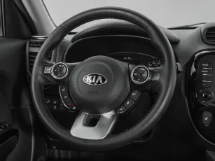 Kia  10