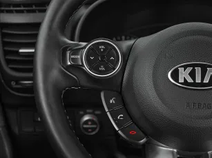 Kia  11