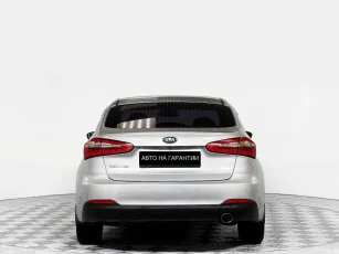 Kia  6