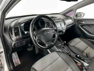 Kia  9