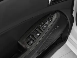 Kia  14