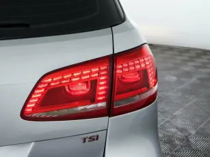 Volkswagen  8
