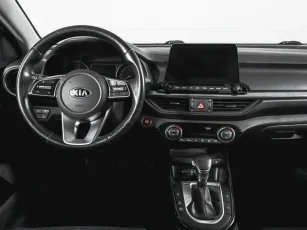 Kia  10