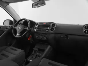 Volkswagen  8