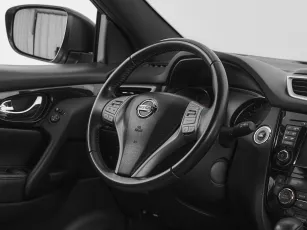 Nissan  10