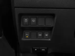 Nissan  16