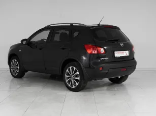 Nissan  4