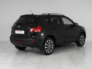 Nissan  6