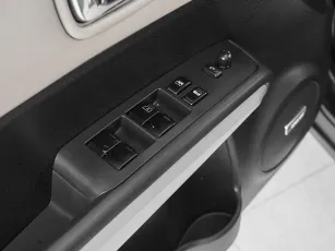 Nissan  15