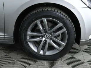 Volkswagen  5