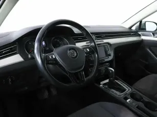 Volkswagen  8