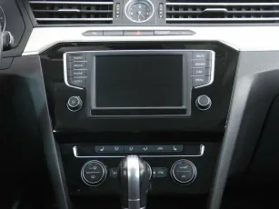 Volkswagen  9