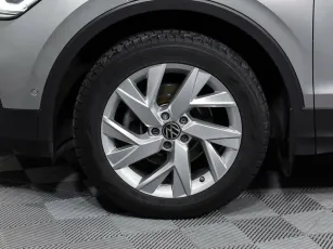 Volkswagen  8