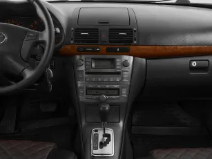 Toyota  12