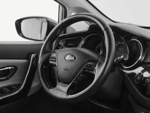 Kia  10