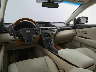 Lexus  7