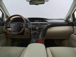 Lexus  8