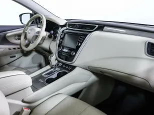 Nissan  5