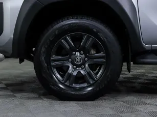 Toyota  9