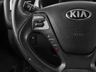 Kia  11