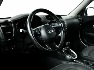 Kia  11