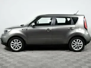 Kia  3