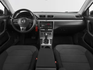 Volkswagen  8