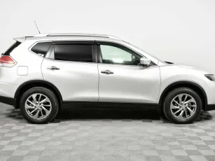 Nissan  4