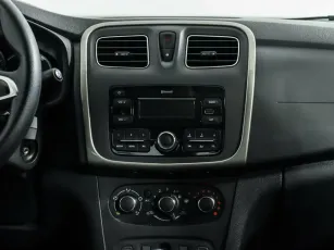 Renault  8