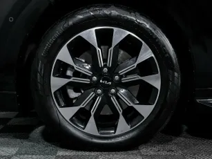 Kia  10