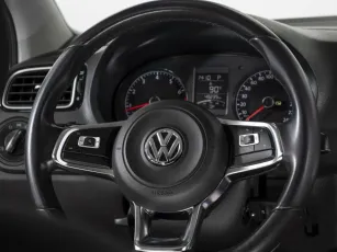 Volkswagen  8