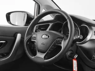 Kia  10