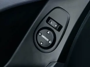 Hyundai  12