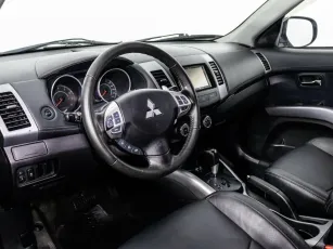 Mitsubishi  7