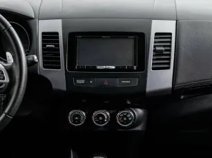 Mitsubishi  8