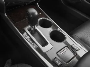 Nissan  19