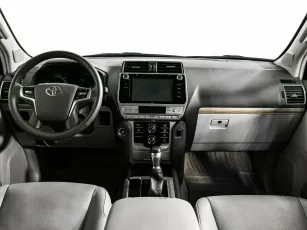 Toyota  9