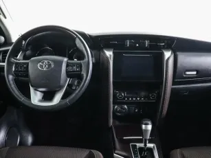 Toyota  8