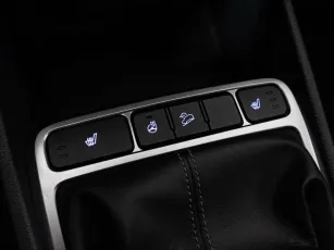 Hyundai  12