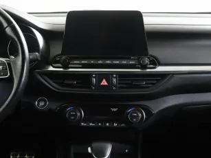 Kia  8