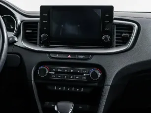 Kia  8