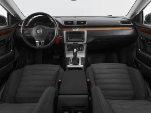 Volkswagen  8