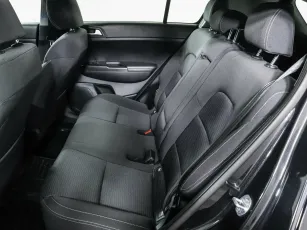 Kia  11