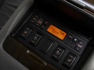 Nissan  12
