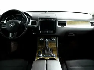 Volkswagen  8