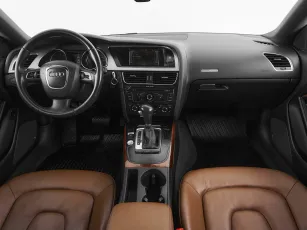 Audi  8