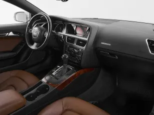 Audi  9