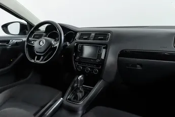Volkswagen  8